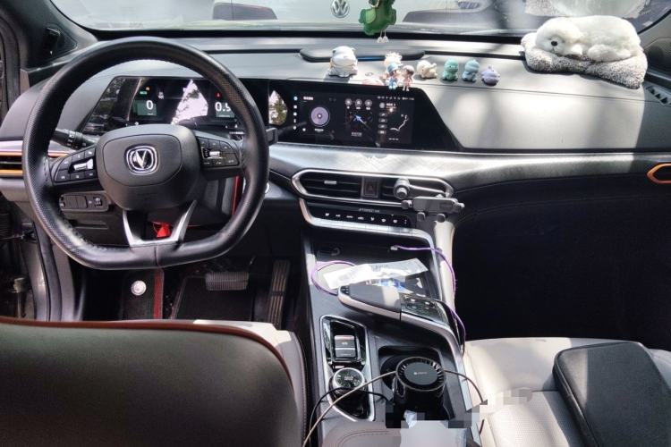 Used CHANGAN UNI-T 2022 1.5T Prestige Version Center Console