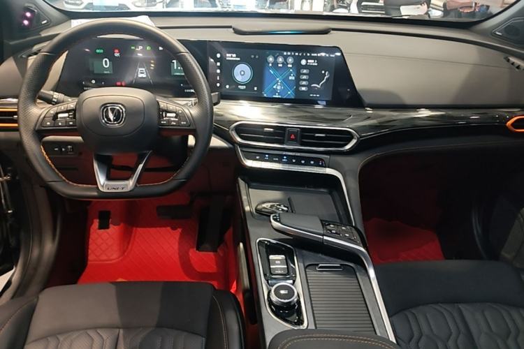 Used CHANGAN UNI-T 2022 1.5T Flagship Edition Center Console