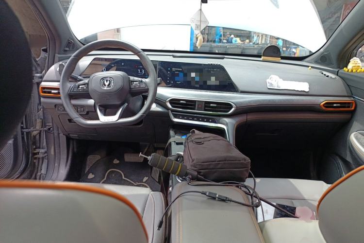 Used CHANGAN UNI-T 2022 1.5T Luxury Edition Center Console
