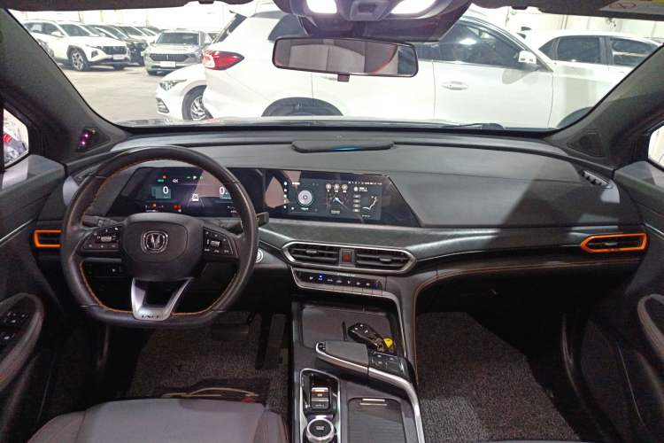 Used CHANGAN UNI-T 2022 1.5T Prestige Version Center Console