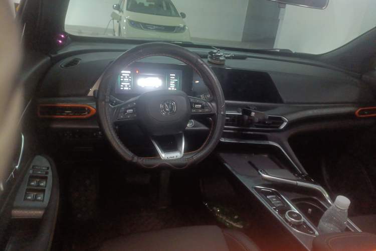 Used CHANGAN UNI-T 2022 1.5T Prestige Version Center Console