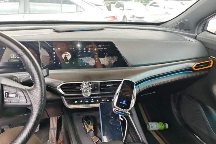 Used CHANGAN UNI-T 2022 1.5T Prestige Version Center Console