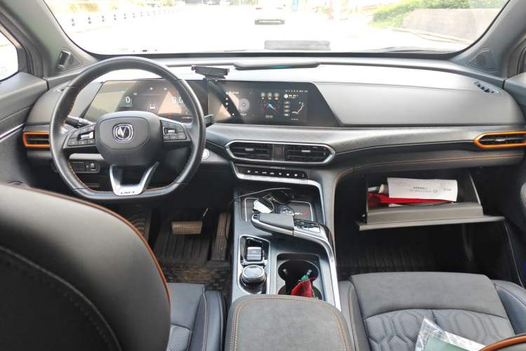 Used CHANGAN UNI-T 2022 1.5T Prestige Version Center Console