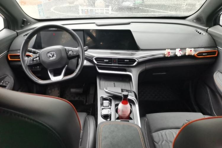 Used CHANGAN UNI-T 2022 1.5T Flagship Edition Center Console