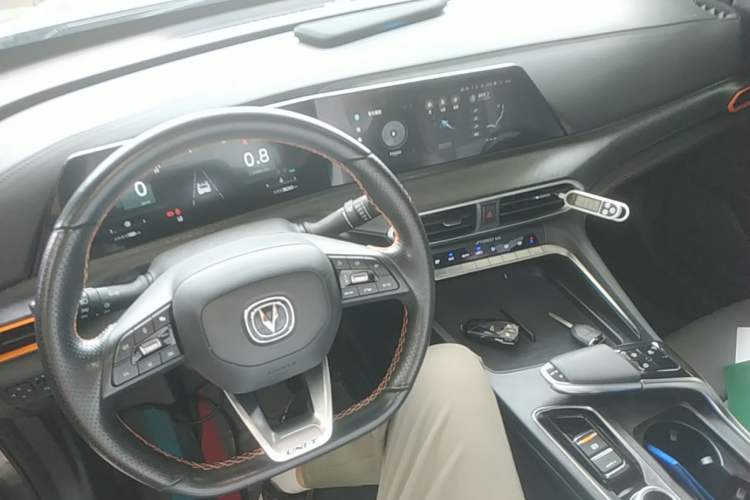 Used CHANGAN UNI-T 2022 1.5T Prestige Version Center Console