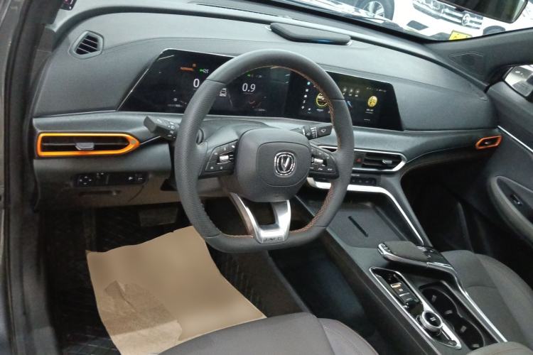 Used CHANGAN UNI-T 2022 1.5T Luxury Edition Center Console