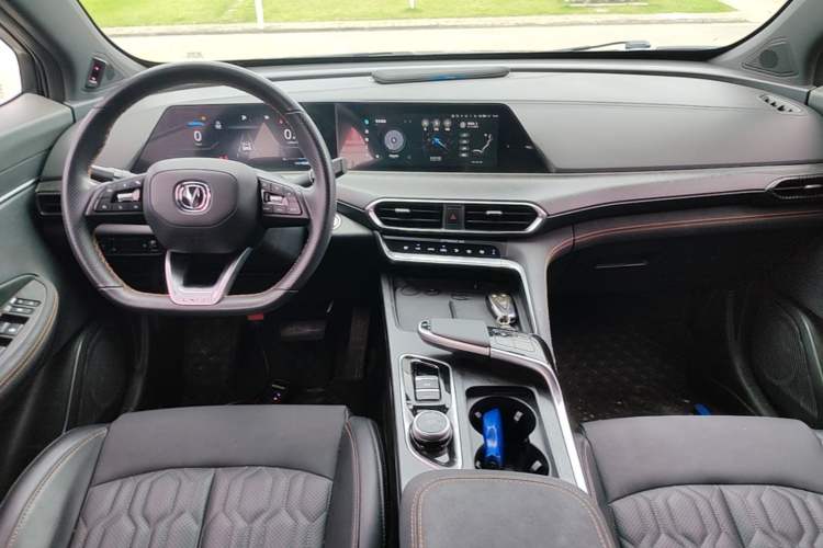 Used CHANGAN UNI-T 2022 1.5T Prestige Version Center Console