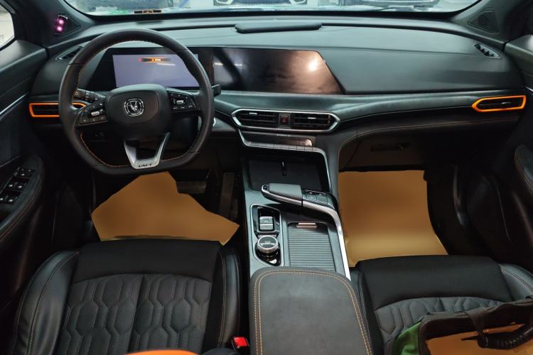 Used CHANGAN UNI-T 2022 1.5T Prestige Version Center Console