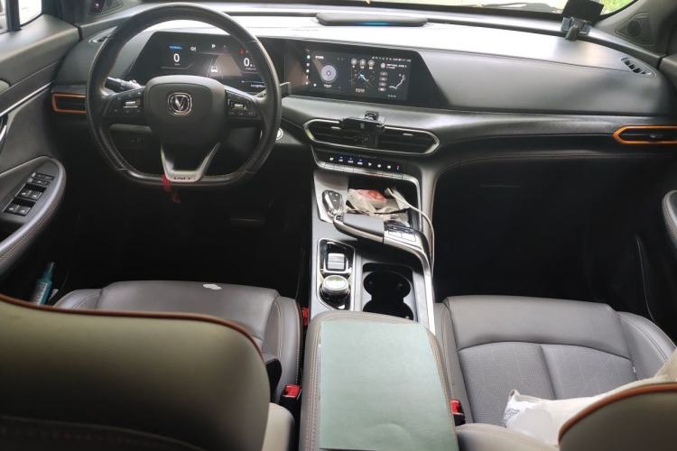 Used CHANGAN UNI-T 2022 1.5T Prestige Version Center Console