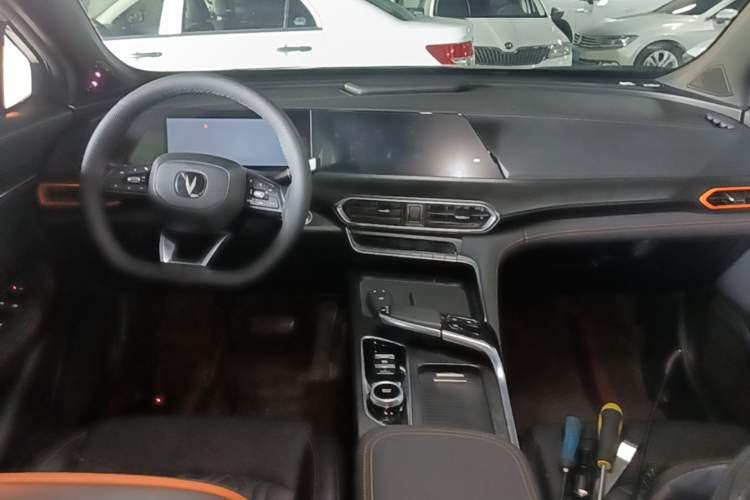 Used CHANGAN UNI-T 2022 1.5T Prestige Version Center Console
