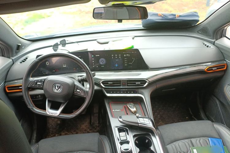 Used CHANGAN UNI-T 2022 1.5T Flagship Edition Center Console