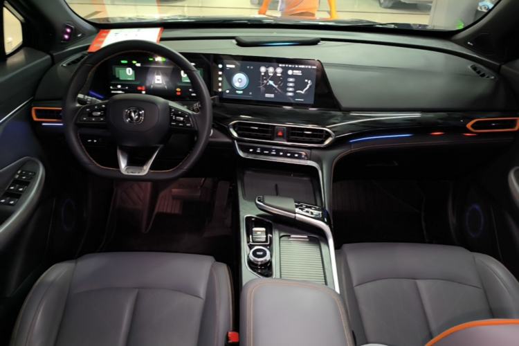 Used CHANGAN UNI-T 2022 1.5T Flagship Edition Center Console