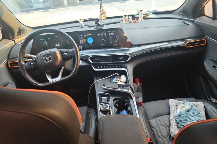 Used CHANGAN UNI-T 2022 1.5T Flagship Edition Center Console