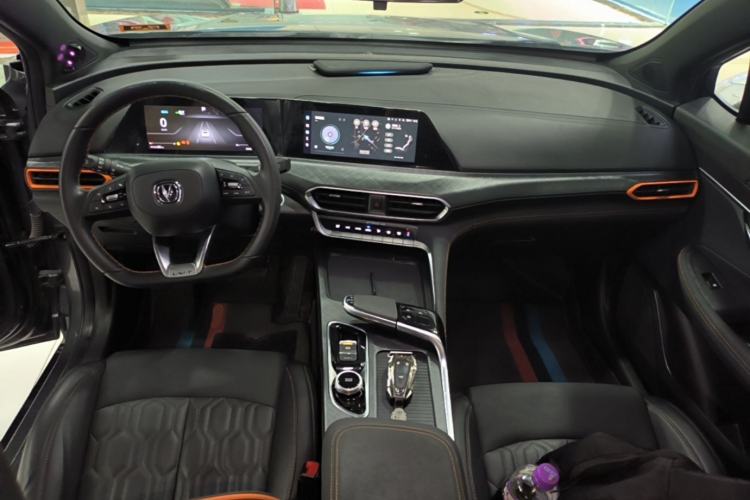 Used CHANGAN UNI-T 2022 1.5T Prestige Version Center Console