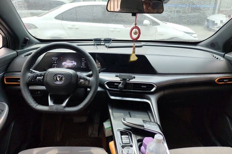 Used CHANGAN UNI-T 2022 1.5T Prestige Version Center Console
