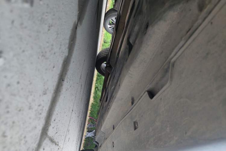 Used CHANGAN UNI-T 2022 2.0T Flagship Edition Chassis Front Left