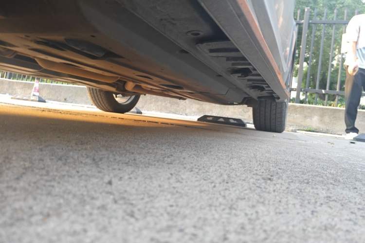 Used CHANGAN UNI-T 2022 1.5T Flagship Edition Chassis Front Left