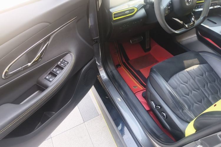Used CHANGAN UNI-T 2022 1.5T Sport Edition Flagship Version Driver Seat