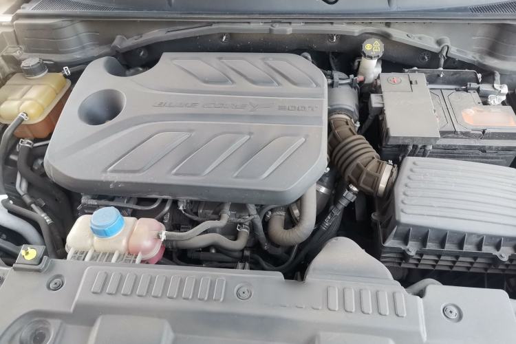 Used CHANGAN UNI-T 2022 1.5T Prestige Version Engine Bay