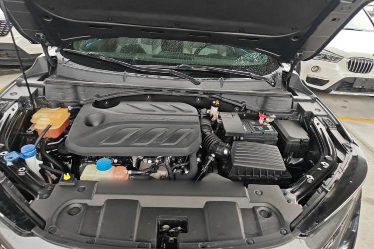 Used CHANGAN UNI-T 2022 1.5T Prestige Version Engine Bay