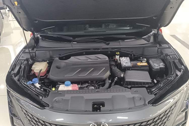 Used CHANGAN UNI-T 2022 1.5T Luxury Edition Engine Bay