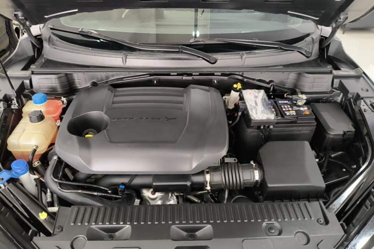 Used CHANGAN UNI-T 2022 2.0T Flagship Edition Engine Bay