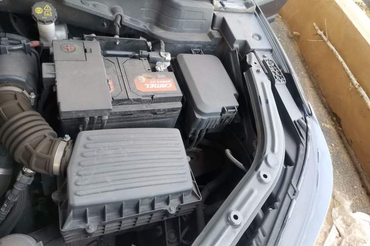 Used CHANGAN UNI-T 2022 1.5T Prestige Version Engine Bay Left