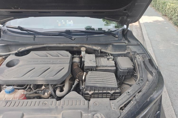 Used CHANGAN UNI-T 2022 1.5T Prestige Version Engine Bay Left