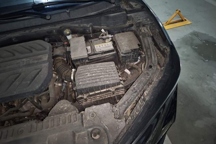 Used CHANGAN UNI-T 2022 1.5T Flagship Edition Engine Bay Left