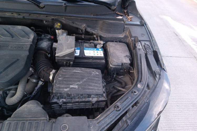 Used CHANGAN UNI-T 2022 1.5T Prestige Version Engine Bay Left