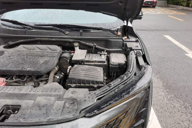 Used CHANGAN UNI-T 2022 1.5T Flagship Edition Engine Bay Left