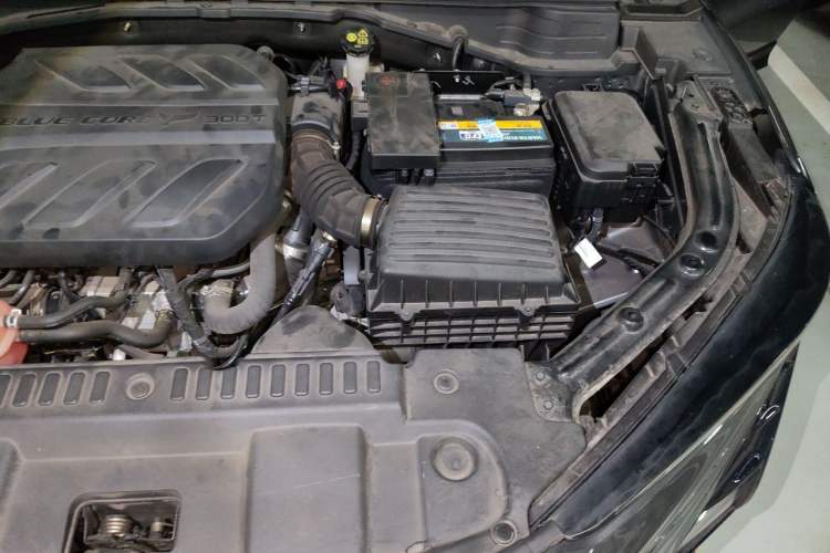 Used CHANGAN UNI-T 2022 1.5T Flagship Edition Engine Bay Left