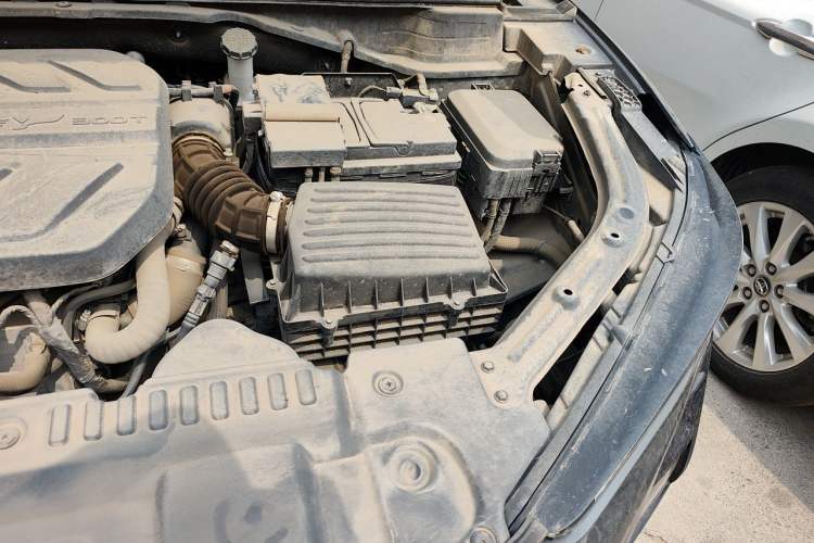 Used CHANGAN UNI-T 2022 1.5T Prestige Version Engine Bay Left