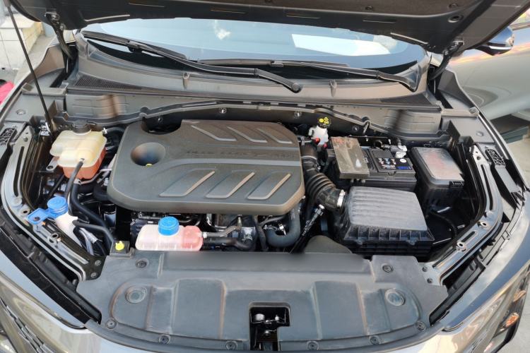 Used CHANGAN UNI-T 2022 1.5T Prestige Version Engine Bay