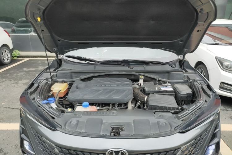 Used CHANGAN UNI-T 2022 1.5T Prestige Version Engine Bay