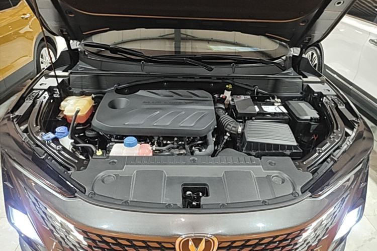 Used CHANGAN UNI-T 2022 1.5T Prestige Version Engine Bay