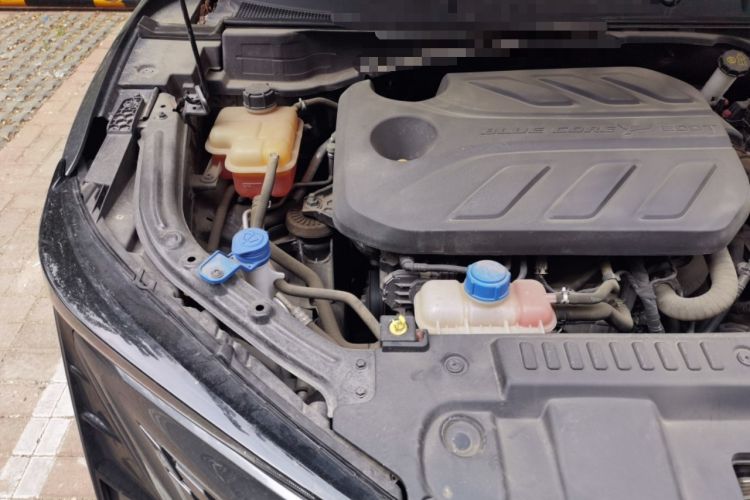 Used CHANGAN UNI-T 2022 1.5T Sport Edition Premium Version Engine Bay Right