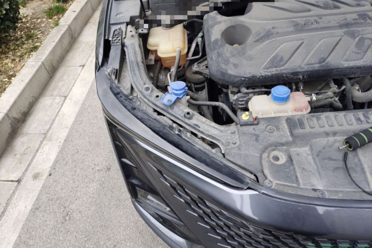 Used CHANGAN UNI-T 2022 1.5T Prestige Version Engine Bay Right