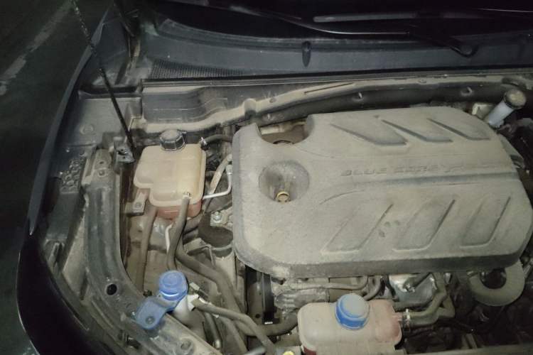 Used CHANGAN UNI-T 2022 1.5T Sport Edition Premium Version Engine Bay Right