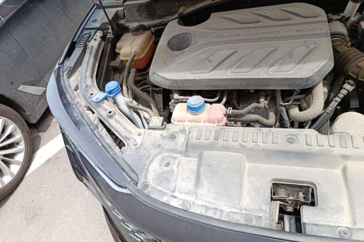 Used CHANGAN UNI-T 2022 1.5T Luxury Edition Engine Bay Right