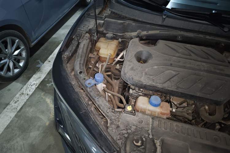 Used CHANGAN UNI-T 2022 1.5T Flagship Edition Engine Bay Right
