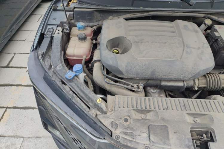 Used CHANGAN UNI-T 2022 2.0T Flagship Edition Engine Bay Right