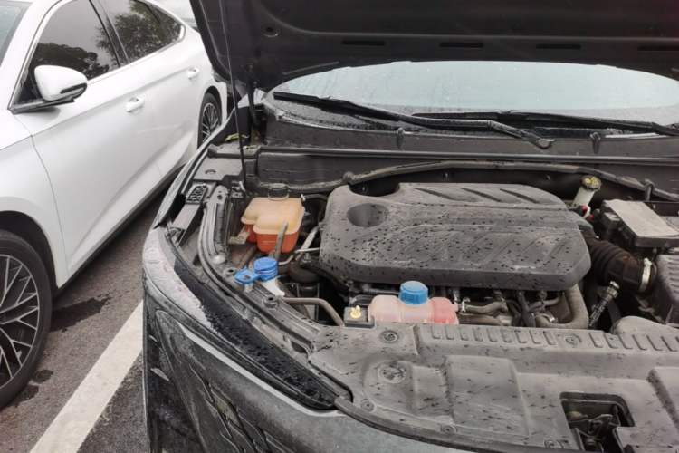 Used CHANGAN UNI-T 2022 1.5T Flagship Edition Engine Bay Right