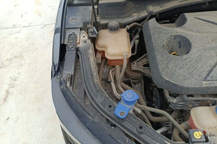Used CHANGAN UNI-T 2022 1.5T Flagship Edition Engine Bay Right