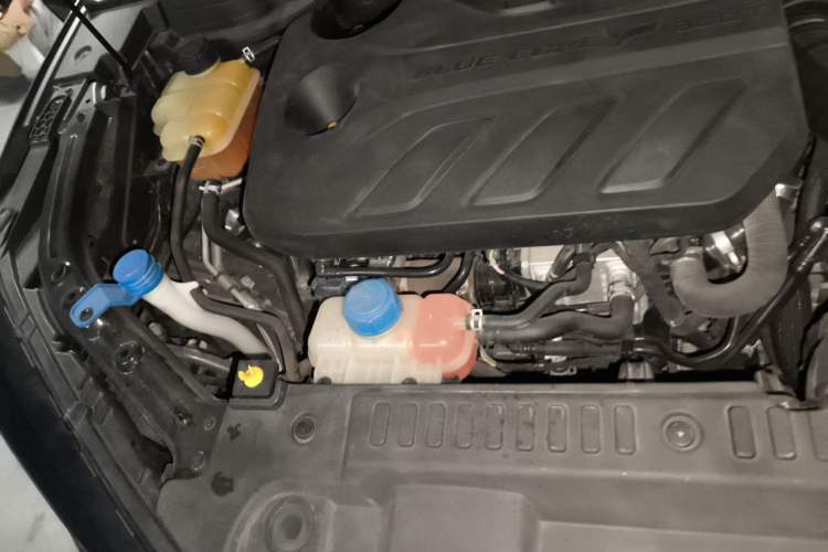 Used CHANGAN UNI-T 2022 1.5T Flagship Edition Engine Bay Right