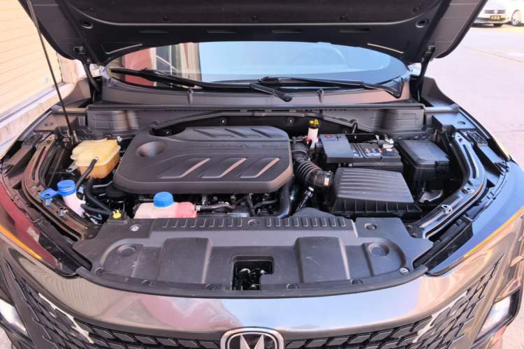 Used CHANGAN UNI-T 2022 1.5T Prestige Version Engine Bay