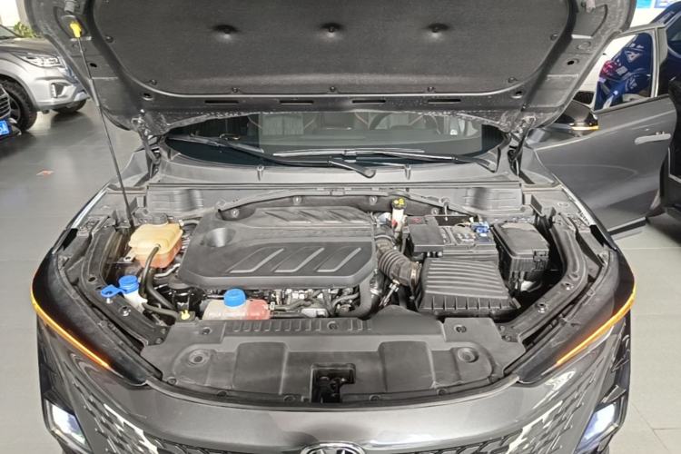Used CHANGAN UNI-T 2022 1.5T Prestige Version Engine Bay