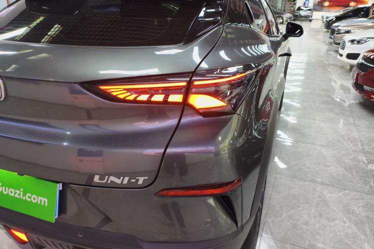 Used CHANGAN UNI-T 2022 1.5T Prestige Version Exterior 3