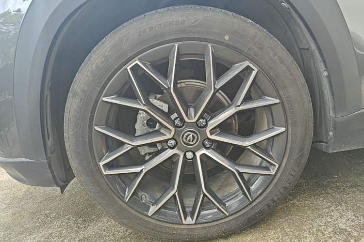 Used CHANGAN UNI-T 2022 1.5T Prestige Version Exterior 4