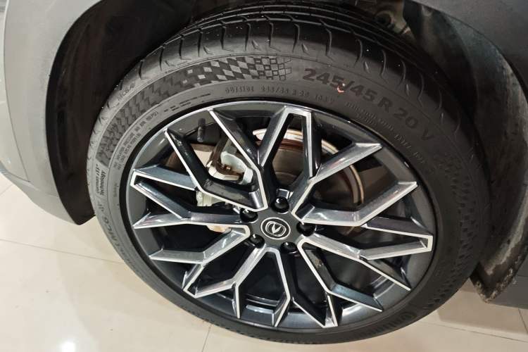 Used CHANGAN UNI-T 2022 1.5T Prestige Version Exterior 4